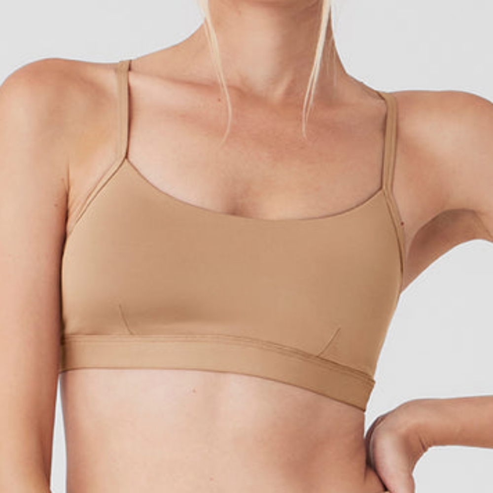 ALO Yoga Airlift Intrigue Bra, Toasted Almond